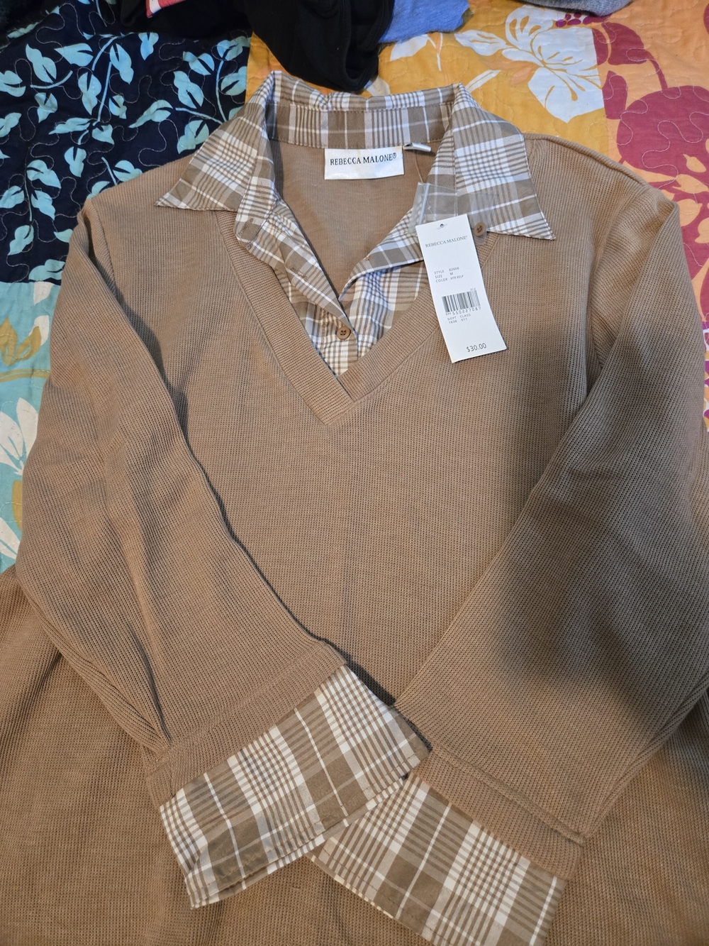 Rebecca Malone Men’s Tan Layered V‑Neck Sweater with Plaid Collar